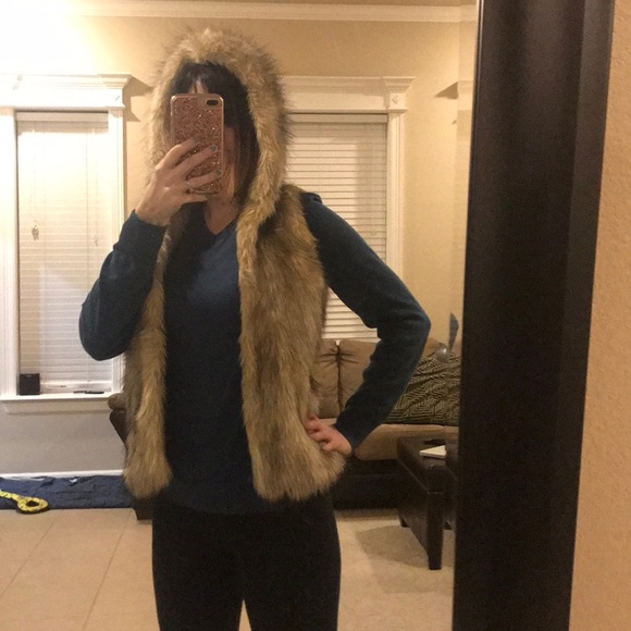 Kenar faux fur vest - Picture 4 of 8
